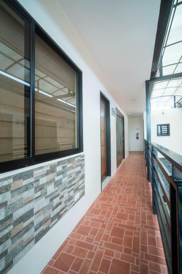 Oyo 199 Solange Apartelle Davao Экстерьер фото